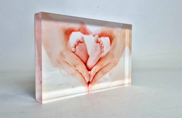 Het unieke Fotogeschenk acrylblok foto is een prachtig fotocadeau voor speciale gelegenheden zoalsceen geboorte of verjaardag!