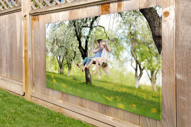 Grootformaat tuinposter op houten frame